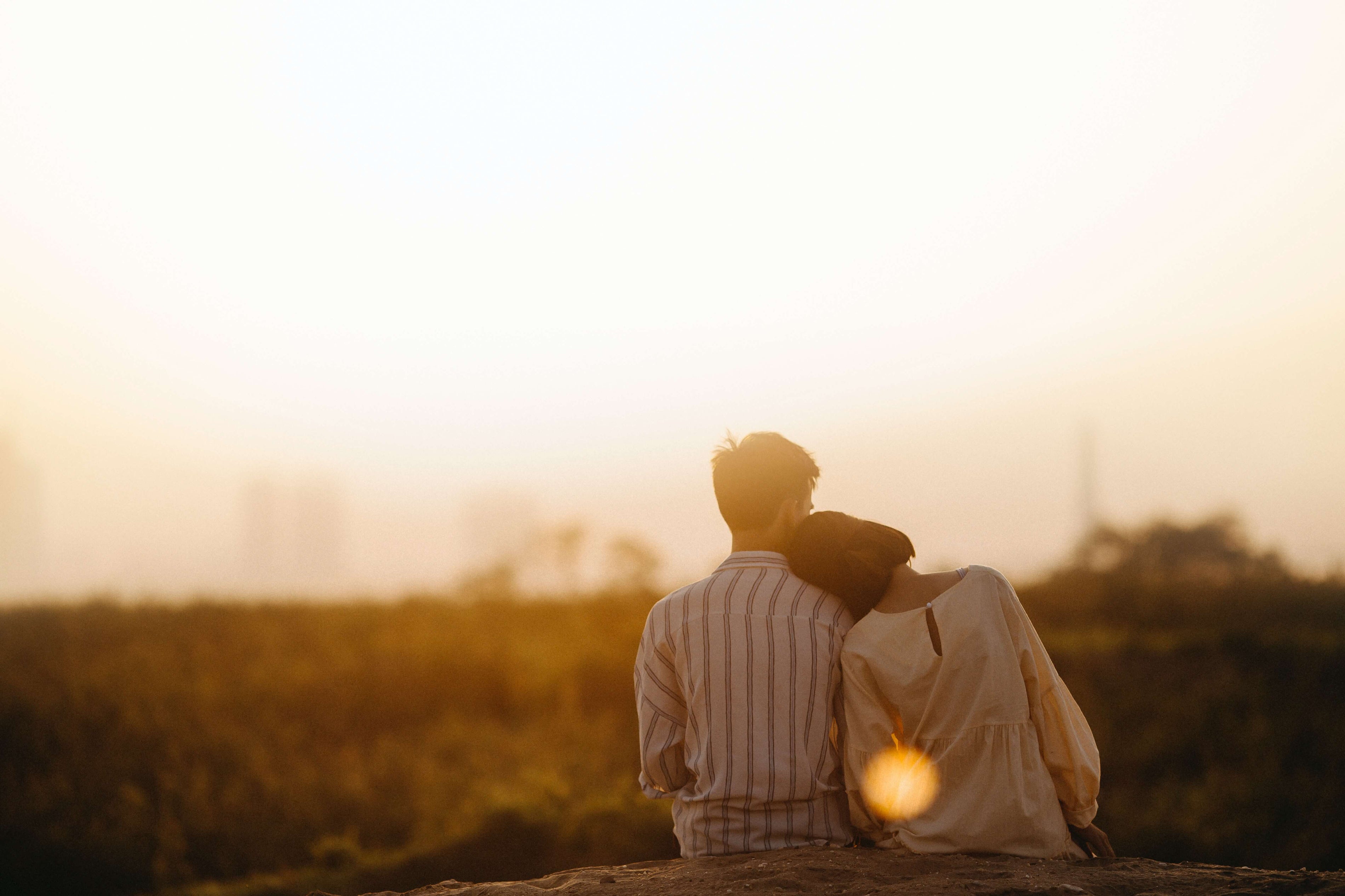 How to Not Sweat on a Date [9 Tips]