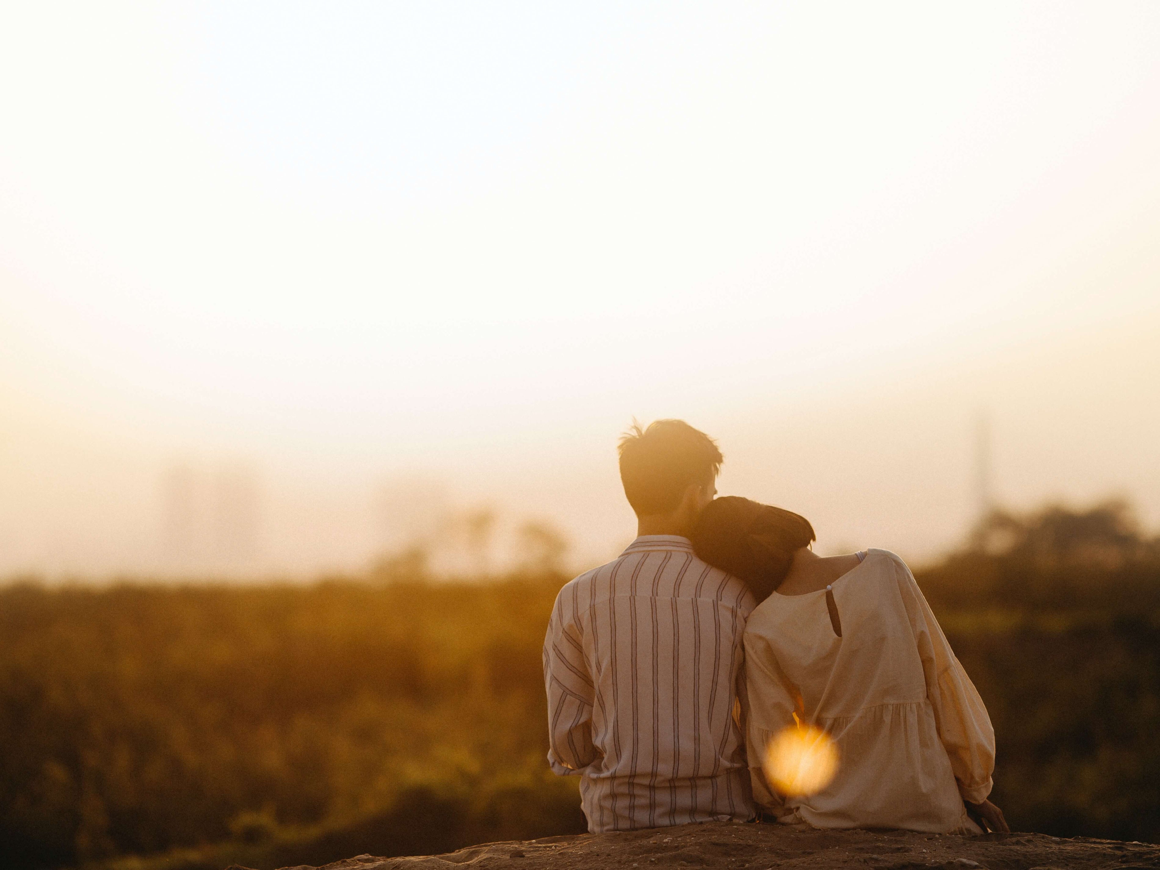 How to Not Sweat on a Date [9 Tips]